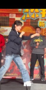 ​《热辣滚烫》上海路演：贾玲展示拳击技艺，直接让观众目瞪口呆！